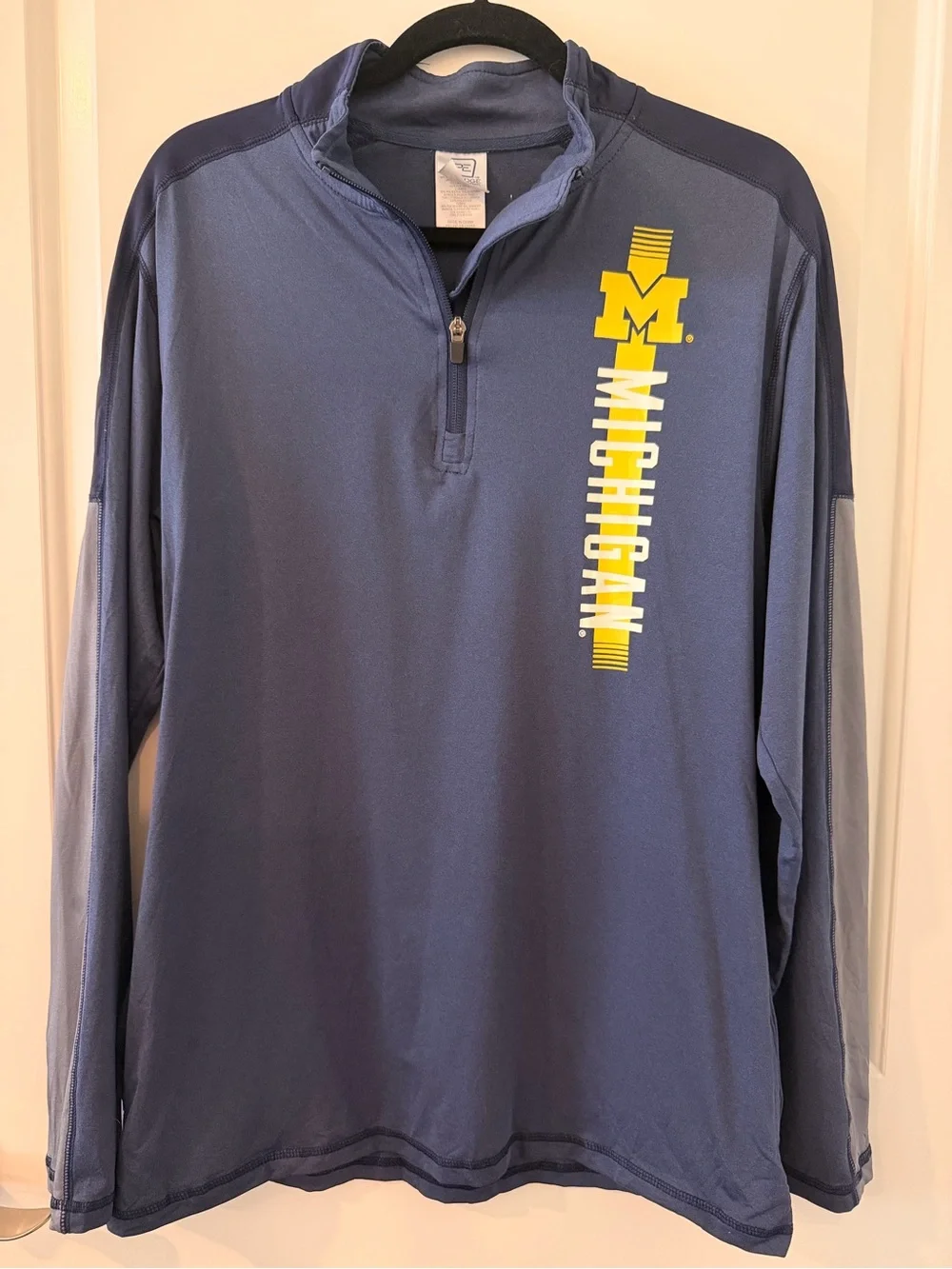 Pro Edge Michigan Wolverines Men’s Medium Blue 1/4 Zip Performance Pullover